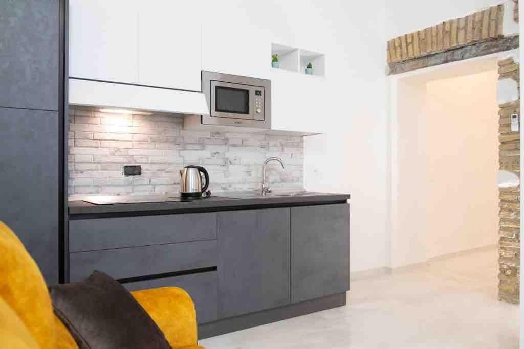 Colosseum Luxury Home — Photos 1